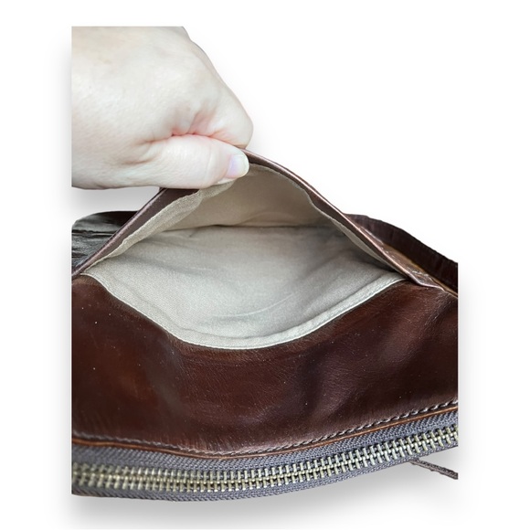 FRYE Melissa Swing Pack Zip Crossbody Bag in Dark Brown Chocolate Brown Leather - Picture 13 of 16